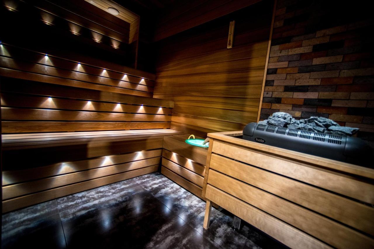 Aghababyan'S Hotel Jerevan Eksteriør billede A modern Finnish sauna